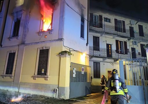 Abbiategrasso: scoppia l’incendio in un appartamento, rapido intervento dei Vigili del Fuoco Abbiategrasso: scoppia l’incendio in un appartamento, rapido intervento dei Vigili del Fuoco