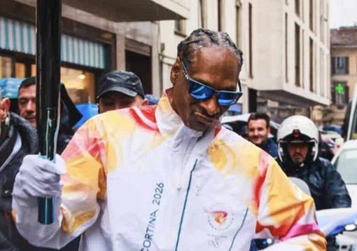 Tutti pazzi per Snoop Dogg, tedoforo a Gallarate (e al villaggio olimpico Usa)