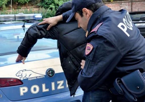 Fugge all’alt della Polizia, arrestato nel Pavese Fugge all’alt della Polizia, arrestato nel Pavese