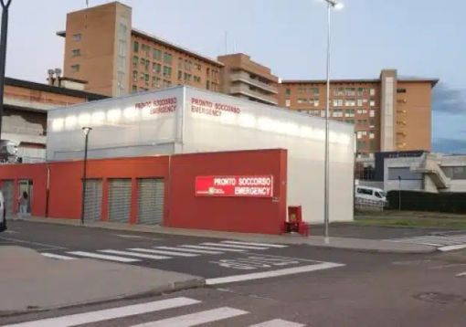 Boffalora sopra Ticino: scontro alla rotatoria di via Manzoni tra due auto