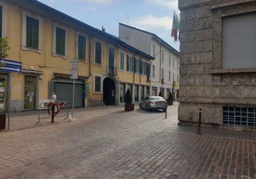 Magenta: clonato l’allarme e aperta l’auto in centro, rubati occhiali da 300 euro