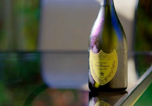 Furto di Champagne, via 50 bottiglie di Dom Perignon nel Pavese Furto di Champagne, via 50 bottiglie di Dom Perignon nel Pavese