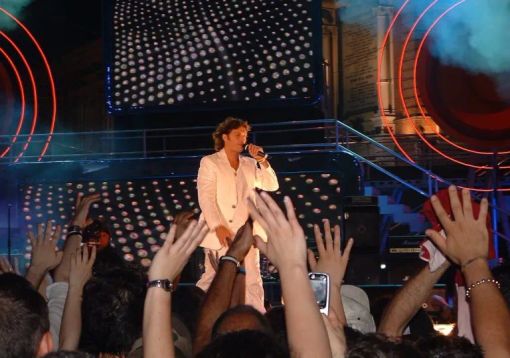 Novara: al via oggi il tour di Gianluca Grignani Novara: al via oggi il tour di Gianluca Grignani