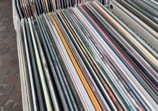 A Siziano la mostra mercato del disco e cd per hobbisti A Siziano la mostra mercato del disco e cd per hobbisti