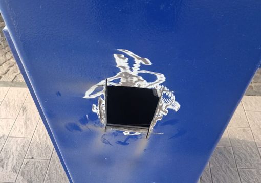 Magenta: ladri al distributore di carburante, tagliata la cassa con il flessibile Magenta: ladri al distributore di carburante, tagliata la cassa con il flessibile