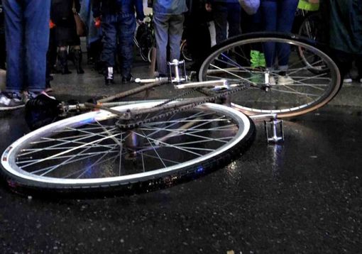 Milano, ciclista travolto e ucciso in viale Tunisia Milano, ciclista travolto e ucciso in viale Tunisia