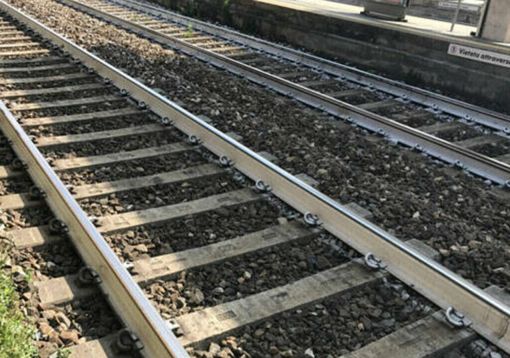 Abbiategrasso: tragedia sulla linea Milano-Mortara, uomo travolto dal treno Abbiategrasso: tragedia sulla linea Milano-Mortara, uomo travolto dal treno