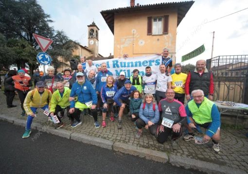 Robecco: fango e pozze d’acqua non fermano i runner della mitica Marcia dei Ciliegi a Casterno
