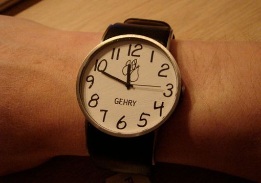 80enne aggredito e derubato dell’orologio a Pavia