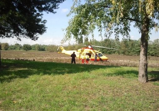 Vermezzo: scontro tra auto, una si ribalta. Automobilista all’Humanitas in codice giallo