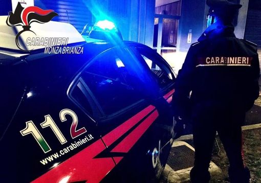 Sesto San Giovanni. 16enne partorisce in casa, trovato feto sul balcone Sesto San Giovanni. 16enne partorisce in casa, trovato feto sul balcone