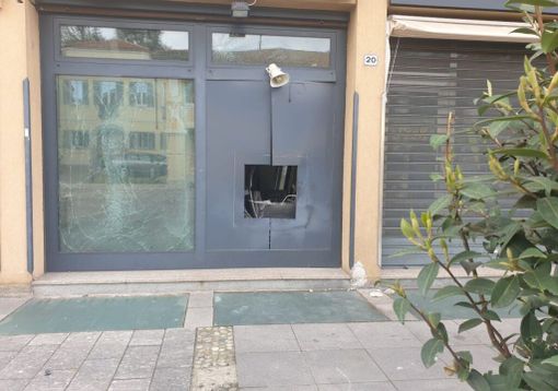 Magenta: bancomat MPS esploso e non asportato, ma i malviventi sono fuggiti con il contenuto