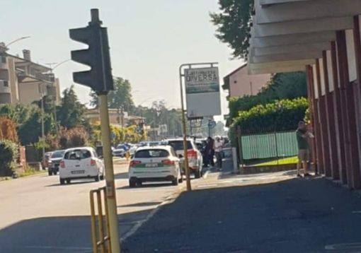 Magenta: cammina nudo per le vie del centro, giovane bloccato in via Milano Magenta: cammina nudo per le vie del centro, giovane bloccato in via Milano