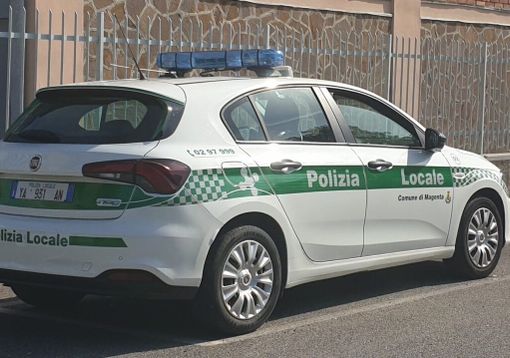 Magenta: donna in casa non risponde, soccorsa da Polizia locale e Vigili del fuoco