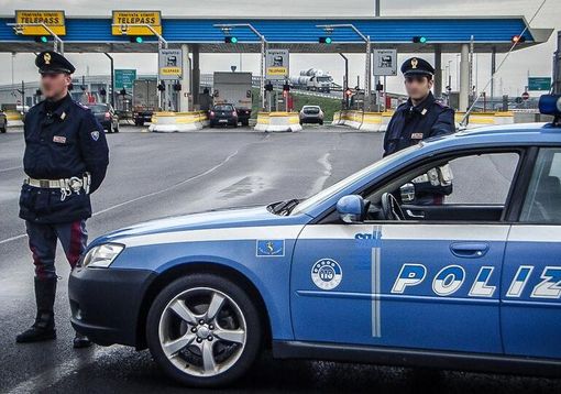 Novara: contromano in autostrada, identificato il conducente