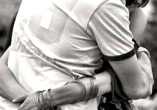 Truffatrice in azione per le vie del centro a Magenta: usa la “tecnica dell’abbraccio”