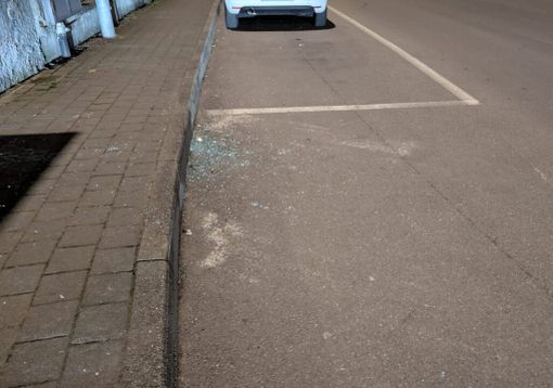 Ladri in via Valle a Pontevecchio di Magenta: rubano un’auto e minacciano un uomo Ladri in via Valle a Pontevecchio di Magenta: rubano un’auto e minacciano un uomo