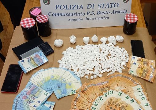Aveva in casa quasi 500 dosi di cocaina, la polizia di Busto arresta uno spacciatore incensurato