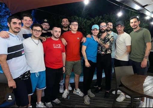 Paolo Di Ciancio, il quarto da destra, con i ragazzi dell'AC United Paolo Di Ciancio, il quarto da destra, con i ragazzi dell'AC United