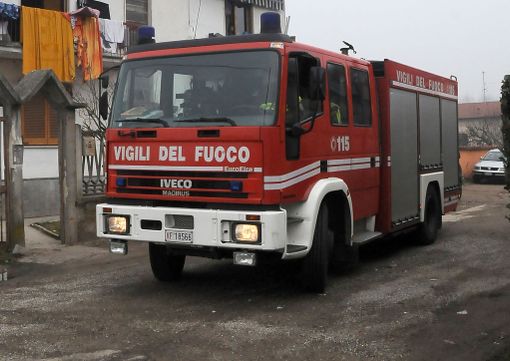 Pavese: un rogo distrugge il salumificio Gallotti di Albuzzano