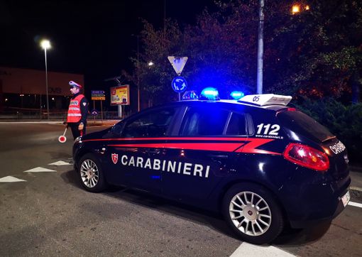 Controlli notturni dei carabinieri sulle strade del territorio provinciale, ritirate 11 patenti