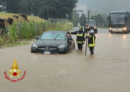 Maltempo, la provincia di Varese è la più colpita in Lombardia : oltre cento interventi dei vigili del fuoco