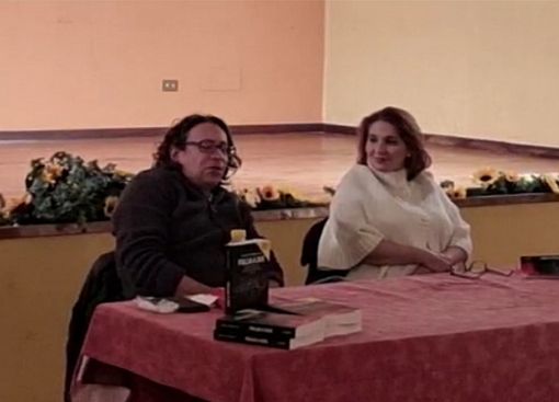 Sartirana, presentato il libro "Follia a Due" di Marco Marinoni Sartirana, presentato il libro "Follia a Due" di Marco Marinoni