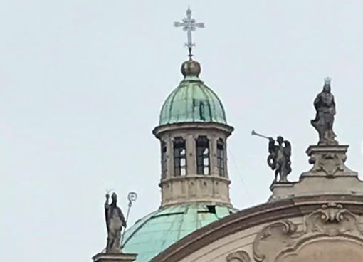 Vigevano: fulmine sul Duomo. Danni contenuti ma la Cattedrale resterà chiusa