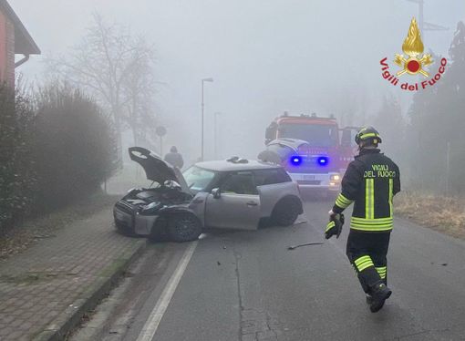 Pavese: frontale tra auto a Borgarello, ferite due donne