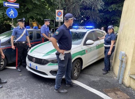 Si vendica delle multe rigando l'auto della Polizia locale: denunciato un 70enne Si vendica delle multe rigando l'auto della Polizia locale: denunciato un 70enne