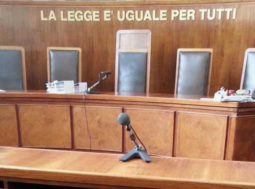Busto: assolto per violenza sessuale, hostess ha reagito ad aggressione dopo 20 secondi: «Troppi»