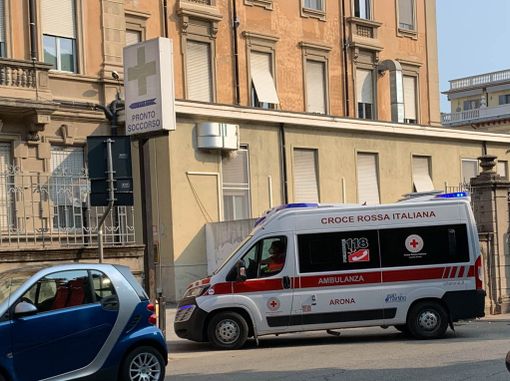 Novara: colto da malore mentre è alla guida si schianta contro il rondò di largo don Minzoni Novara: colto da malore mentre è alla guida si schianta contro il rondò di largo don Minzoni