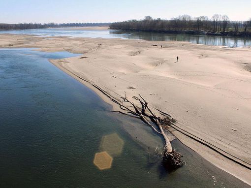 Clima, Coldiretti: natura in tilt, manca l’acqua in laghi, fiumi e campi Clima, Coldiretti: natura in tilt, manca l’acqua in laghi, fiumi e campi