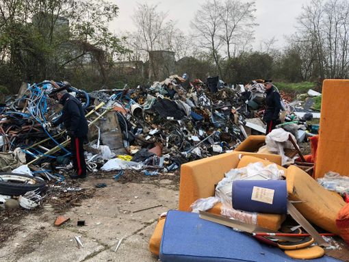 Sannazzaro de' Burgondi: sequestrata una discarica abusiva in frazione Mezzano