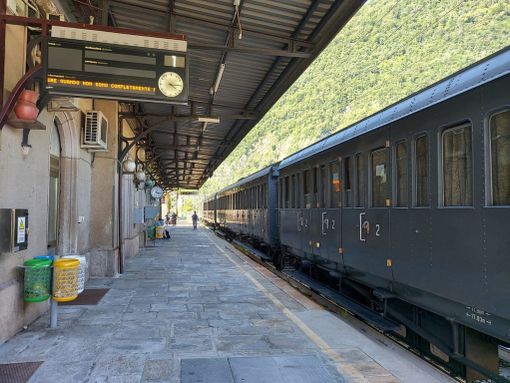 Tornano le gite di Trenord con i treni storici: domenica 12 corsa da Cadorna a Laveno