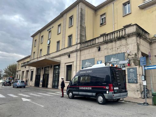 Mortara: ragazzo 18enne ferisce 23enne con un coltello, arrestato dai carabinieri Mortara: ragazzo 18enne ferisce 23enne con un coltello, arrestato dai carabinieri