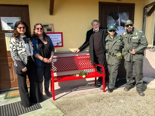 Inaugurata la Panchina Rossa presso la sede di Con Tatto Donna a Vigevano
