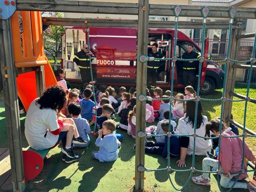 Mede, i pompieri fanno visita alla scuola materna