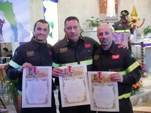 Pavia: il comando dei Vigili del fuoco celebra Santa Barbara, assegnate 4 Croci di Anzianità. Ecco chi sono