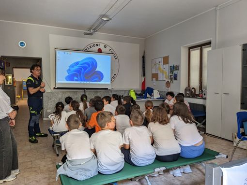 Lomello: gli alunni delle scuole elementari in visita alla Protezione Civile