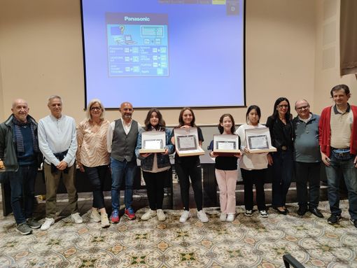Pieve del Cairo: le immagini della premiazione &quot;Lo scopo è fiorire&quot;, con gli alunni della scuola secondaria di 1° grado