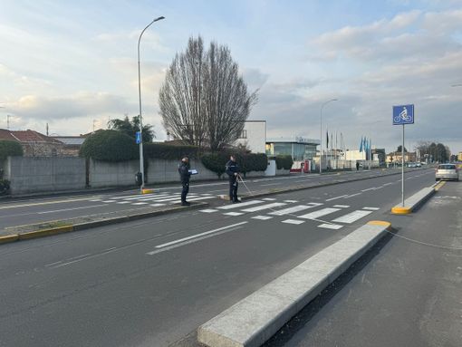 Vigevano: investito da un'auto in corso Di Vittorio, giovane trasportato in elicottero in ospedale