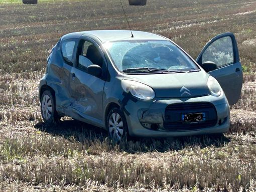 Gambolò: scontro tra auto alla rotatoria sulla provinciale 206, ferito un 50enne Gambolò: scontro tra auto alla rotatoria sulla provinciale 206, ferito un 50enne