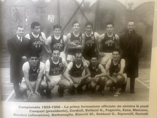 (Immagini tratte dal libro &quot;Pallacanestro Vigevano - 50 anni di basket&quot; di Antonio Inches)