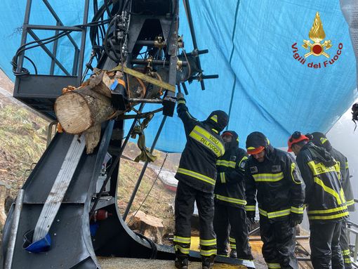 VIDEO E FOTO. Mottarone, proseguono i preparativi per la rimozione della cabina VIDEO E FOTO. Mottarone, proseguono i preparativi per la rimozione della cabina