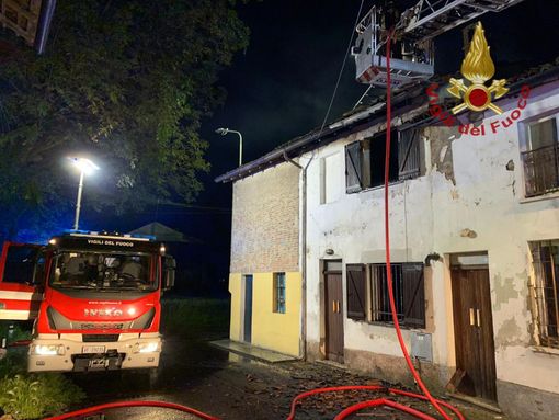 Verrua Po: incendio in appartamento, gravi danni allo stabile Verrua Po: incendio in appartamento, gravi danni allo stabile