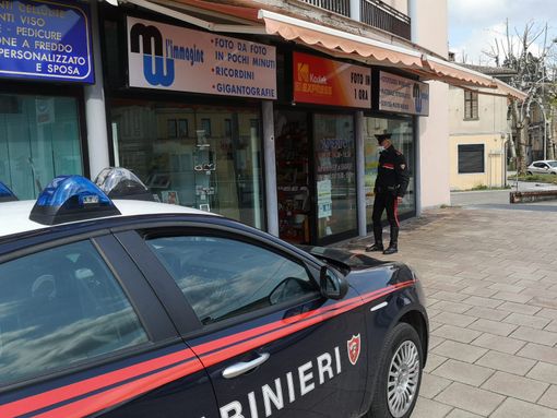 Broni: spaccata in un negozio fotografico, arrestato 38enne
