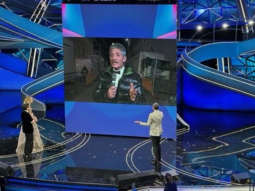 Con oltre 10 milioni di spettatori, prima serata da record per il Festival: non si vedeva da 25 anni Con oltre 10 milioni di spettatori, prima serata da record per il Festival: non si vedeva da 25 anni