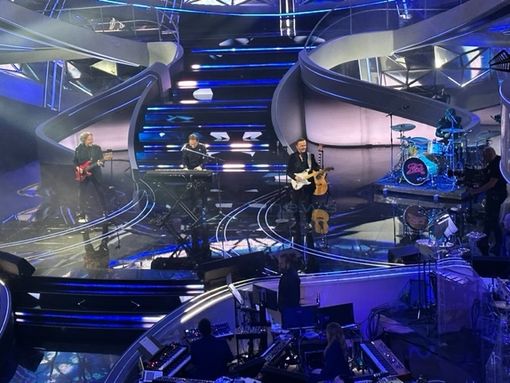 Tuffo nei mitici anni '70 con l'esibizione dei Pooh al Festival di Sanremo