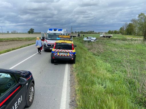 San Giorgio: scontro tra auto e furgone sulla provinciale, soccorse 4 persone San Giorgio: scontro tra auto e furgone sulla provinciale, soccorse 4 persone